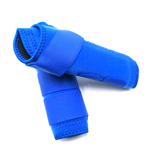 Botas de Equitación Neopreno Azul Real Par Mediano - Product Image 1