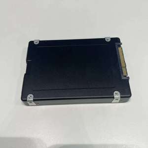 Pour disque dur SSD NEMe Enterprise de 1,9 To EMC 118000838 PM1733 MZWLJ1T9HBJR-00AC9 MZ-WLK1T9A - Product Image 3
