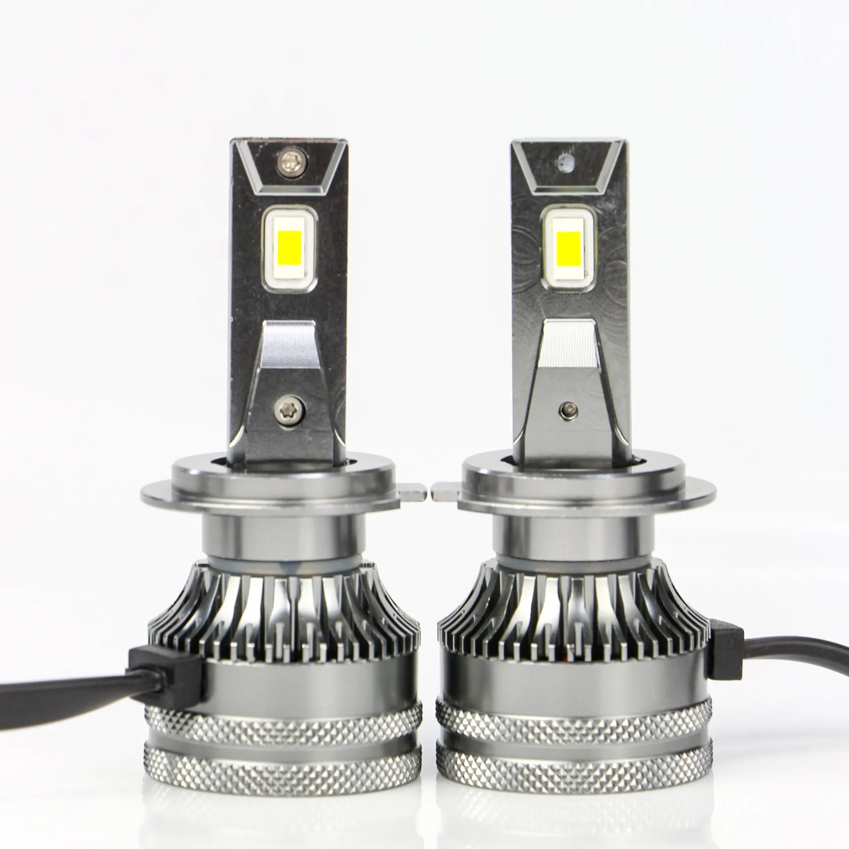 Preços por atacado e Hot seller 400% Brighter Low Beam Auto LED farol lâmpada Kit V15 H7 60W 6500LM 6000K