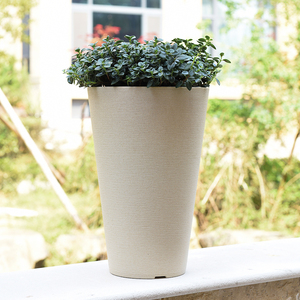 Jardinières rondes hautes en plastique décoratives modernes pour l'extérieur - Product Image 3