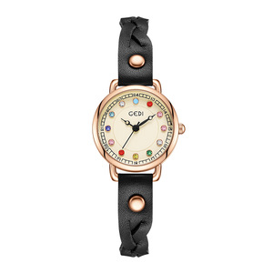 Nouvelle montre pour femme petite taille, style punk, bracelet tissé, design de niche, montre à quartz pour femme - Product Image 5