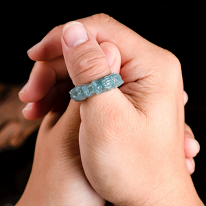 Anillo de dragón de jadeíta azul de agua de grado A natural de alta gama con grabado tridimensional de dragón de jade de grado hielo, tipo broche de solapa - Product Image 4