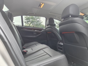 <span class=keywords><strong>BMW</strong></span> <span class=keywords><strong>Serie</strong></span> <span class=keywords><strong>5</strong></span> 525Li Turbo Usado <span class=keywords><strong>2018</strong></span>, Volante a la Izquierda, Interior Oscuro, Neumáticos R18, Asientos de Cuero, Techo Corredizo, Sedán Automático - Product Image 3