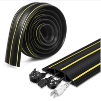 Couverture durable de plancher de PVC pour la protection de câble avec les bandes jaunes de joints de ligne