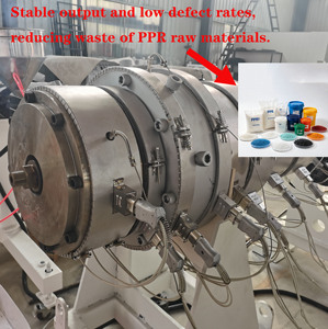 Machine d'extrusion de tuyaux PPR dotée d'une faible variation d'épaisseur de paroi et d'une rondesse <span class=keywords><strong>standard</strong></span> - Product Image 3