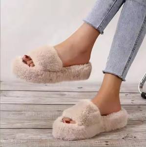 รองเท้าแตะแฟชั่นฤดูหนาวสำหรับผู้หญิง สวมใส่ในบ้าน พื้นหนานุ่ม อุ่นสบาย กันลื่น ขนฟูหรูหรา - Product Image 2