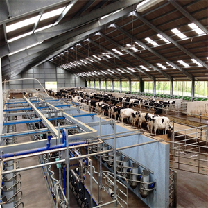 Abri préfabriqué à structure en acier pour élevage de chèvres Abri à cadre de portail en métal pour ferme d'élevage de vaches avec panneau solaire - Product Image 6