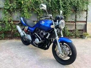 Honda1 CB400 Classic, Motocicleta Naked de 400cc con Motor de 4 Cilindros en Línea, Entrega de Potencia Suave, Motos a Gasolina - Product Image 3