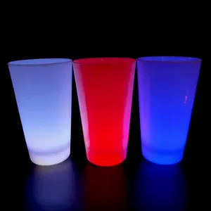 Factory direct sale LED white plastic beer mug with handle light emitting acrylic wine mug products