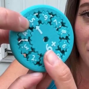 Paquete Popular de 9 Fidget Spinners Educativos de Multiplicación y División para Niños que Aprenden Matemáticas - Product Image 6