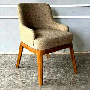 Chaise de salle à manger moderne rembourrée avec accoudoirs, chaise d'appoint en tissu, pieds coniques en bois massif - Product Image 1