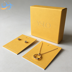 Cartes <span class=keywords><strong>de</strong></span> présentation <span class=keywords><strong>de</strong></span> bijoux en carton couleur Pantone avec logo personnalisé pour emballage <span class=keywords><strong>de</strong></span> colliers, bagues, boucles d'oreilles et créoles, gaufrées et <span class=keywords><strong>de</strong></span> taille personnalisée - Product Image 4
