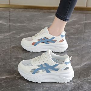Zapatillas deportivas casuales para mujer, estilo coreano, con suela gruesa y diseño hueco, modelo 2026, color blanco, para verano. - Product Image 2