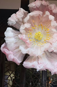 L-053 Fleurs artificielles géantes <span class=keywords><strong>en</strong></span> <span class=keywords><strong>organza</strong></span> de style chinois classique, pivoines suspendues pour décorations de toile de fond de mariage et d'événements - Product Image 3