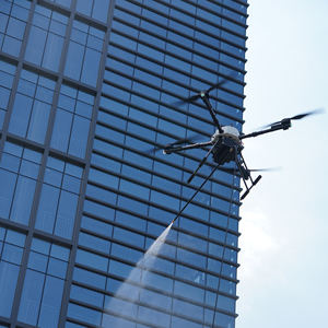 Drone de nettoyage professionnel JIUSI pour façades, panneaux solaires, toitures et vitres - Product Image 1