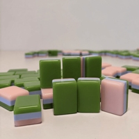 En stock – Nouveau jeu de mahjong portable de luxe en bambou à 3 couches, en acrylique vert, gravé, pour le voyage et le divertissement américain