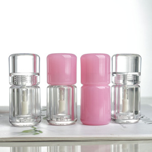 Nouveauté : Emballage de 3 ml pour baume à lèvres transparent effet repulpant, tube rose bombé pour gloss avec grand applicateur en forme de patte de chèvre - Product Image 5