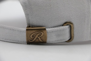 Casquette <span class=keywords><strong>de</strong></span> golf en toile blanche non structurée à 5 panneaux avec broderie personnalisée, bordure en corde sur le devant et boucle arrière en métal gravée - Product Image 6