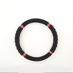 Coprivolante per auto in peluche copricerchi antiscivolo caldo da 38cm - Product Image 2