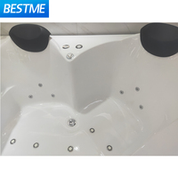 Baignoire de massage intérieure en acrylique agréable avec bain à remous Oreiller double personne pour 2 adultes Baignoire spa chaude autoportante pour salle de bain
