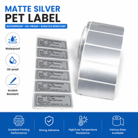 Rouleau de matériau d'étiquettes PET argent mat de haute qualité, résistant à l'huile et aux rayures, autocollant en polyester anti-rayures pour impression industrielle