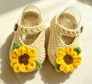 Chaussons bébé faits main au crochet, motif visage d'ours, style Mary Jane, en tricot, cadeau de soutien émotionnel, objet de collection - Product Image 6