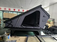 Maßgefertigtes Hartschalen-Dreieck-Dachzelt aus Aluminiumlegierung Schnell Aufbaubares Wasserdichtes 2-Personen-Overland-Camping-Pickup-Truck-Zelt