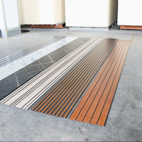 Panneaux de plafond en PVC brillant faciles à installer, planches décoratives en plastique pour les intérieurs résidentiels et commerciaux