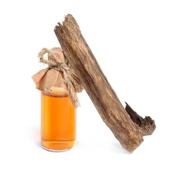 Natural Cambojano Oud (Oud) Óleos essenciais Produtor BULK Altamente Perfumado Agarwood Attar Óleo 100% Puro Para Fazer Perfume