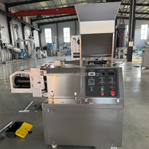 Machine extrudeuse industrielle automatique électrique <span class=keywords><strong>à</strong></span> vis simple en acier inoxydable pour la fabrication <span class=keywords><strong>de</strong></span> snacks, bâtonnets <span class=keywords><strong>de</strong></span> <span class=keywords><strong>maïs</strong></span>, boules <span class=keywords><strong>de</strong></span> riz et <span class=keywords><strong>maïs</strong></span> soufflé - Product Image 1