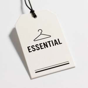 Etiquetas colgantes de ropa de PVC transparente de lujo personalizadas Etiquetas colgantes de ropa con logotipo impreso Etiquetas colgantes de ropa de cuerda Etiquetas colgantes de papel de PVC esmerilado - Product Image 3