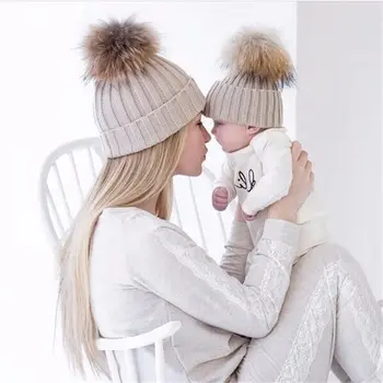 N792 anne ve bebek şapka ponpon ile sıcak rakun kürk Bobble Beanie çocuklar akrilik örme ebeveyn-çocuk şapka kışlık şapkalar