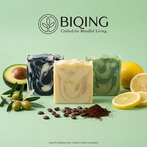 Savon artisanal aux herbes, au charbon actif bio, végétalien, blanchissant, pour le visage et le corps, en gros - Product Image 1