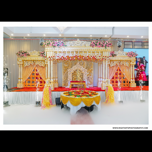 Ceremonia DE BODA romántica junto a la piscina Mandap Configuración Increíble evento de boda Paisley Mandap Grand Maharani Boda FRP Mandap - Product Image 1