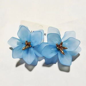 Pendientes de Pétalos Grandes 3D Super Fairy, Joyería de Flores Hecha a Mano para el Verano - Product Image 1