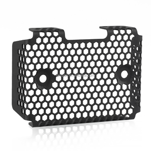 Accessoires moto redresseur garde pour <span class=keywords><strong>Ducati</strong></span> <span class=keywords><strong>Monster</strong></span> <span class=keywords><strong>797</strong></span> couvercle refroidisseur d'huile pour <span class=keywords><strong>Ducati</strong></span> Monster797 Plus Monster797 2018-2020 - Product Image 3