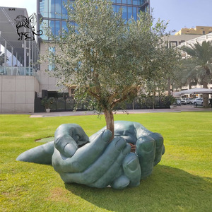 Estatua de Manos en Copo de Bronce Fundido a Mano BLVE, con Olivo en su Interior, Escultura Moderna Grande para Jardín, Decoración de Paisajes para Parques, Hoteles y Exteriores - Product Image 1