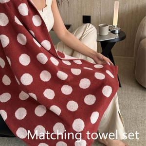 <span class=keywords><strong>Accappatoio</strong></span> da Bagno in Cotone a Pois Rosso Brillante di Alta Qualità per Bambini e Donne, <span class=keywords><strong>Set</strong></span> Familiare Retrò per Doccia e Spa - Product Image 6