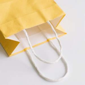 Sacs de shopping en papier kraft de marque, KM 13*8*21cm, réductions en gros, différentes tailles et couleurs - Product Image 5