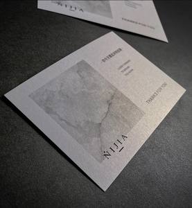 Cartes de vœux promotionnelles personnalisées avec logo imprimé en couleur, design élégant, impression numérique sur carton, gaufrage, faible MOQ - Product Image 5