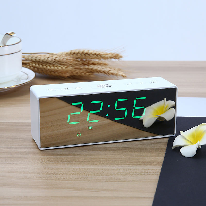 White Shell+Green Light