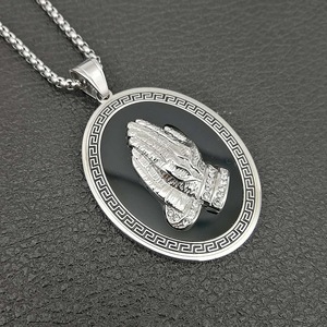Collana con Catena in Acciaio Inossidabile con Simbolo Spirituale Mani in Preghiera per Espressione Devota - Product Image 1