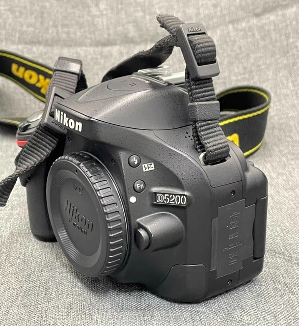 Nikon D5200 High Quality Mirrorless APS-C Digital SLR Camera