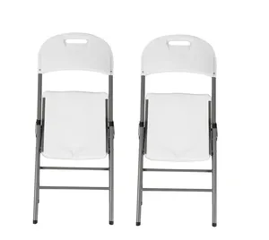 Chaises pliantes blanches tables pliantes pour événements pour un rangement pratique lors de banquets