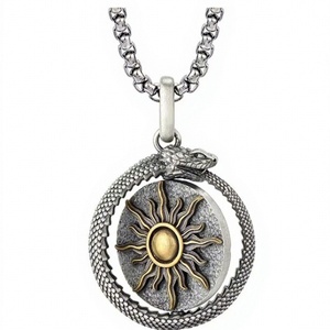 Collier en acier inoxydable avec pendentif soleil, médaille pièce, design personnalisé, bijoux vintage tendance, chaîne pour homme, serpent Ouroboros - Product Image 1