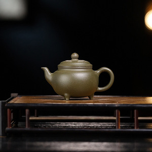 Théière en céramique Yixing de petite capacité, pour usage domestique, artisanale, moderne et minimaliste, Da Bin Ruyi, disponible à l'achat direct - Product Image 1