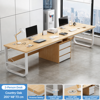 Bureau simple, grande table de travail avec structure métallique pour un espace de travail moderne