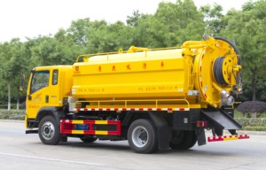รถดูดสิ่งปฏิกูลและทำความสะอาด SINOTRUK 4x2 เกียร์ธรรมดา เครื่องยนต์ดีเซล มาตรฐานไอเสียยูโร 3 จากจีน - Product Image 4
