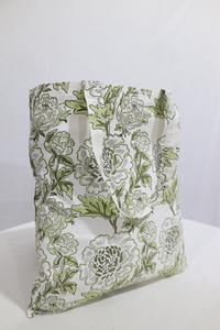 Bolsa Estampada a Mano que Ofrece una Expresión Textil Artística, Costuras Resistentes, Asas Cómodas y Usos Versátiles - Product Image 3