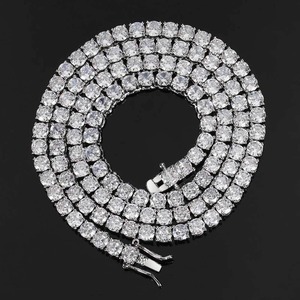 Chaîne tennis en diamants de qualité supérieure, bijoux raffinés pour un usage quotidien, mariages et occasions spéciales, disponible à la vente - Product Image 5